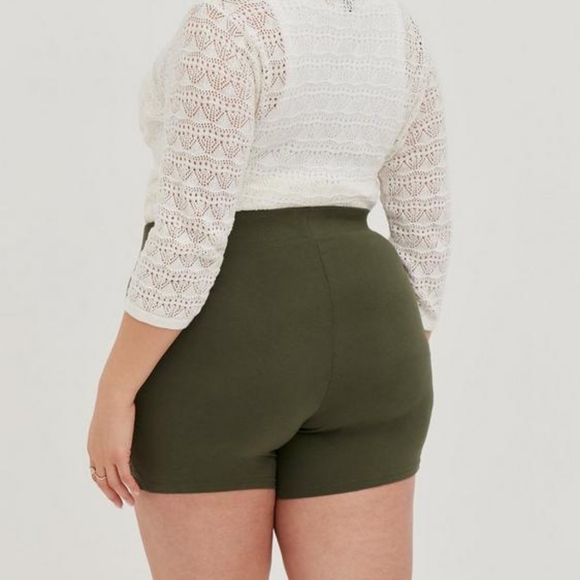 🟣5" Bike Short - Lace Inset Green - Picture 2 of 8